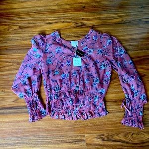 NWT women’s large Nürode top